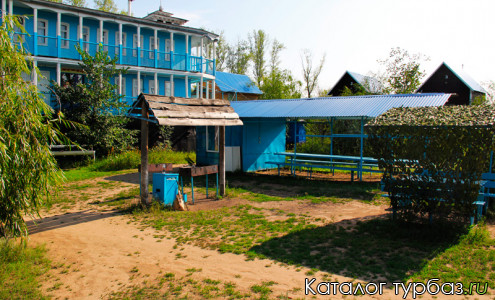 База отдыха «Дебаркадер на суше»
