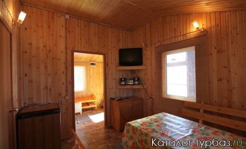 База отдыха «Домик на озере»