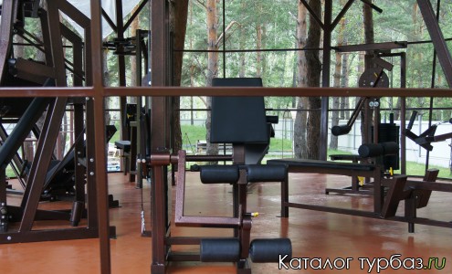 Уличный тренажерный зал