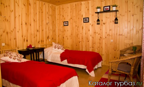 номер с двумя полутороспальными кроватями