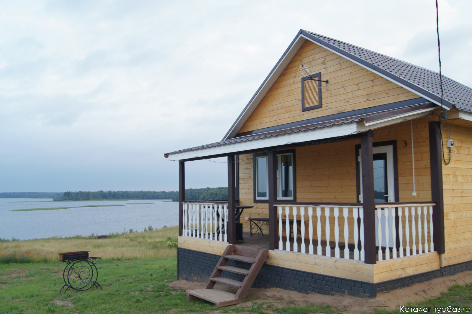 Отдых новгородская. Неглино Новгородская область. Озеро Меглино Новгородская. База отдыха на озере Меглино. Меглино база отдыха Новгородская область.